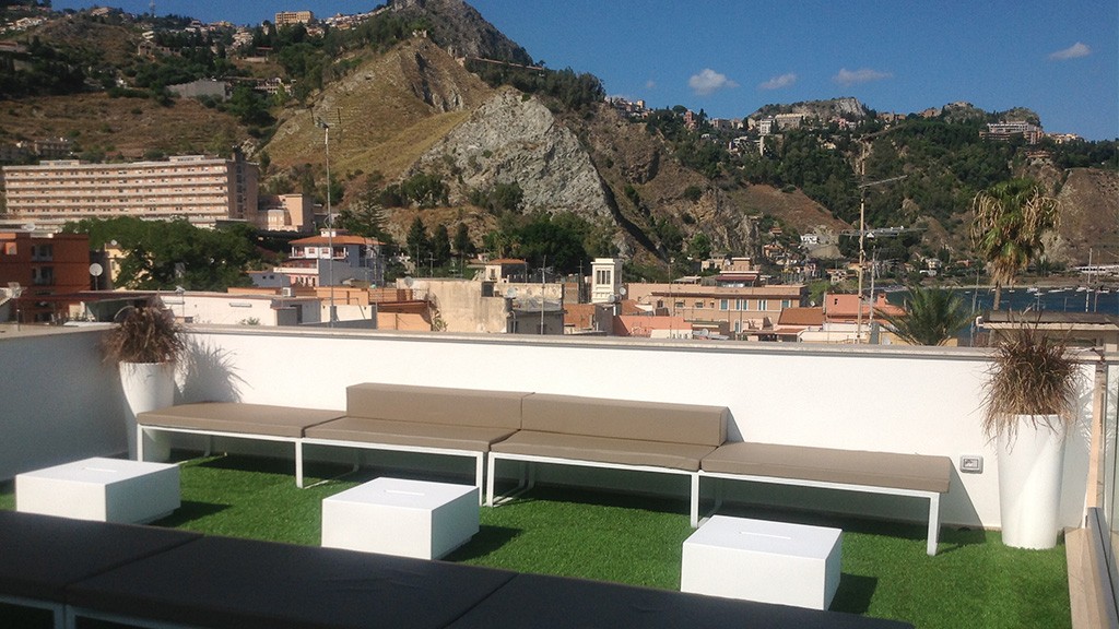 Area lounge Giardini Naxos - Taormina