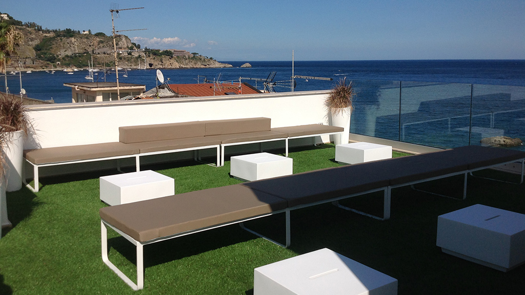Area lounge Giardini Naxos - Taormina