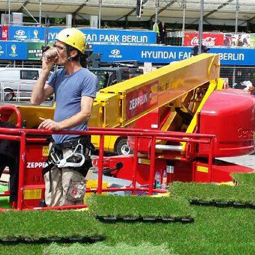 Mondiali di calcio 2014: Roofingreen davanti alla Porta di Brandeburgo